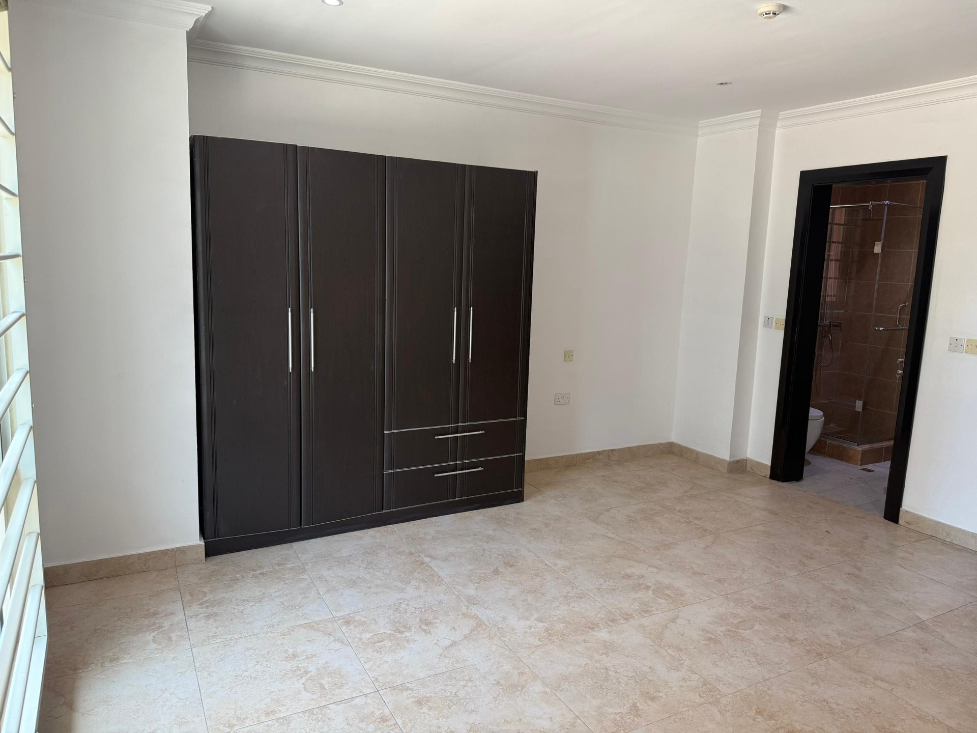 Luxury 3-Bedroom Unfurnished Maisonette