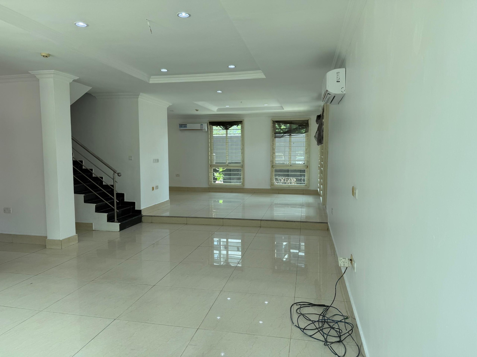 Luxury 3-Bedroom Unfurnished Maisonette