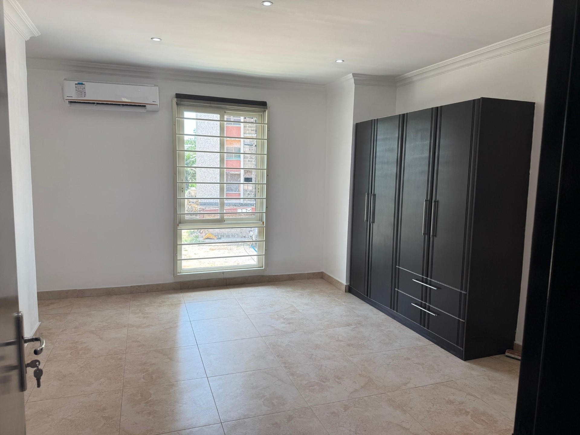 Luxury 3-Bedroom Unfurnished Maisonette