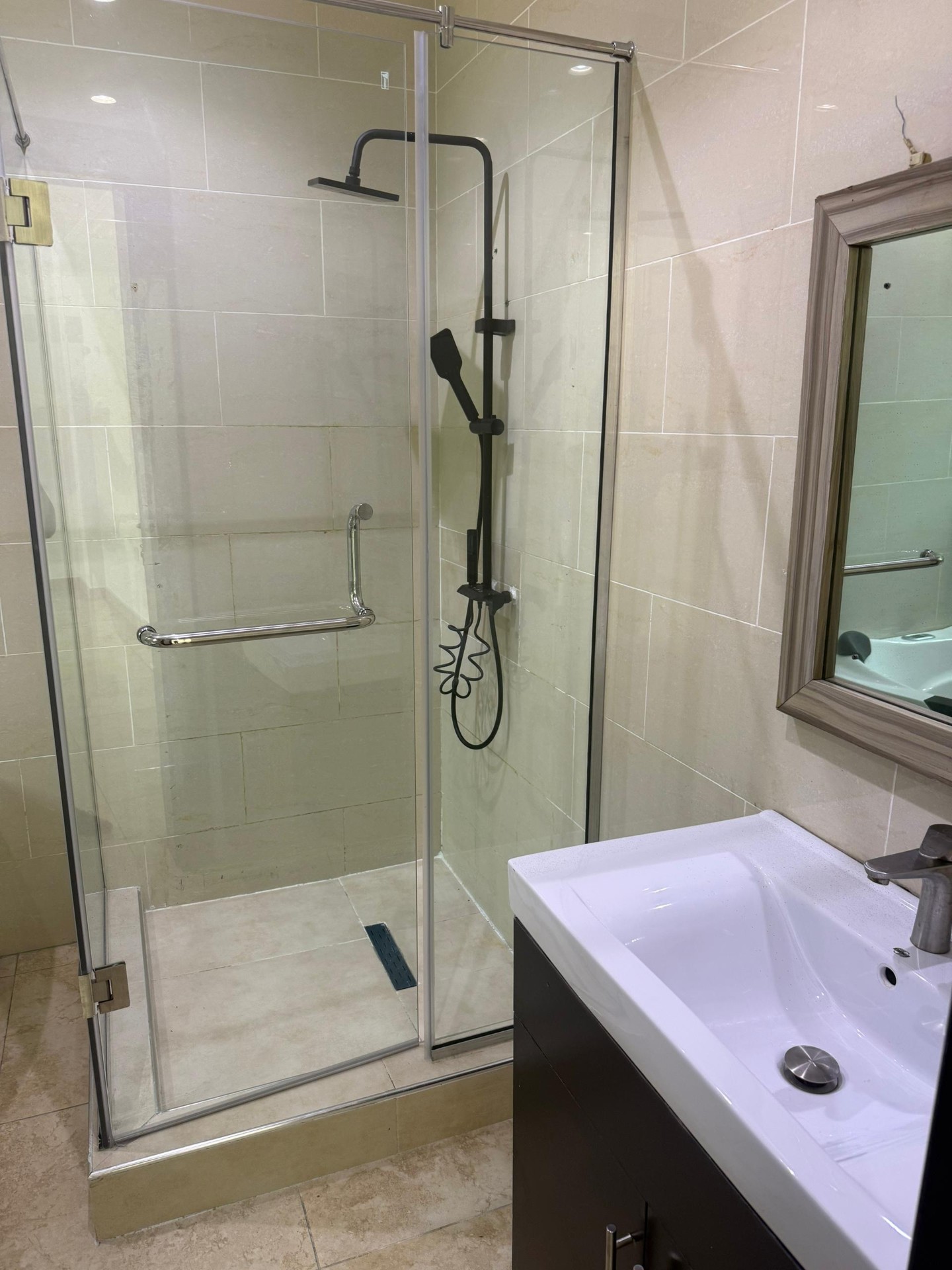 Luxury 3-Bedroom Unfurnished Maisonette
