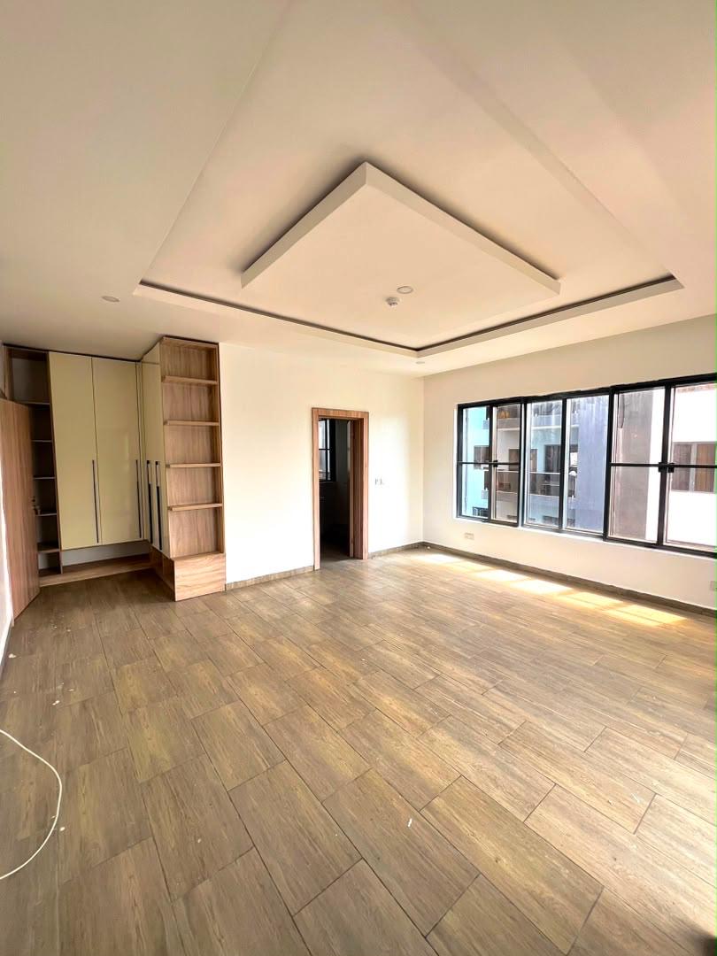 Luxury 4-Bedroom Unfurnished Apartment
