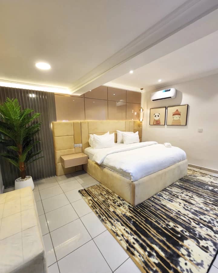 Luxury 1-Bedroom Fully Furnished Apartment